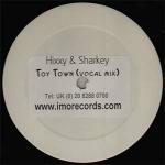 Cover: Hixxy & Sharkey - Toy Town (Vinylgroover Vocal Remix)